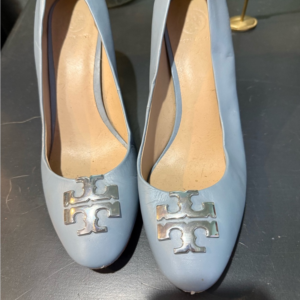 Tory Burch Blue Pumps with Silver Logo